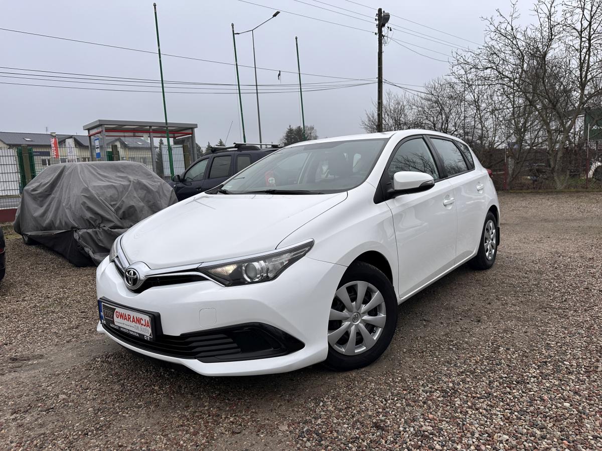 Toyota Auris 2016 r.